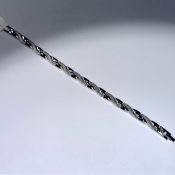 Titanium Men’s or Women's Bright Shiny Silver Hematite Bracelet 8” x 6mm… - Picture 5 of 5